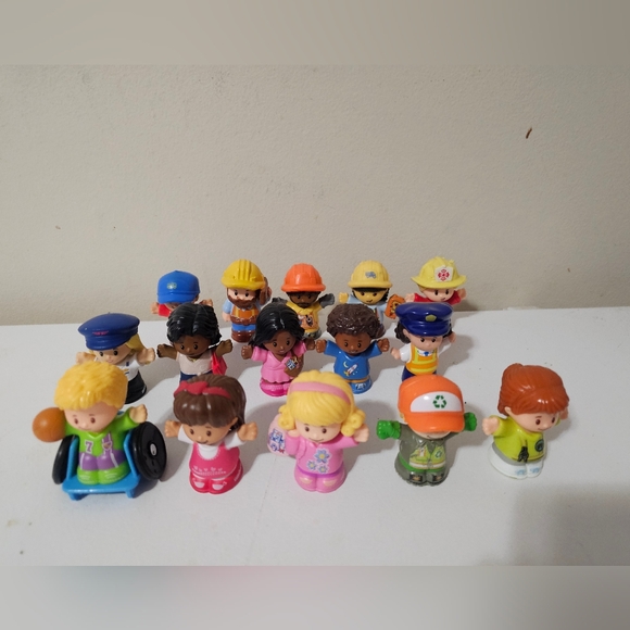 Fisher-Price Other - Fisher Price Little People Set of 15